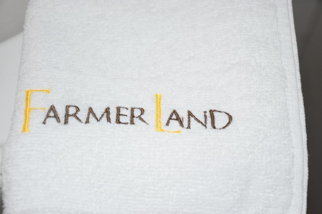 Farmerland Abádszalók Exterior foto